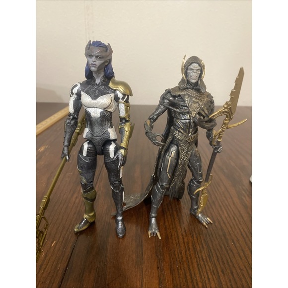 Marvel Legends Other - Marvel Legends Avengers Infinity War Proxima Midnight and Corvus Glaive Lot